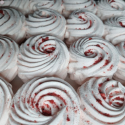 STRAWBERRY ZEPHYR